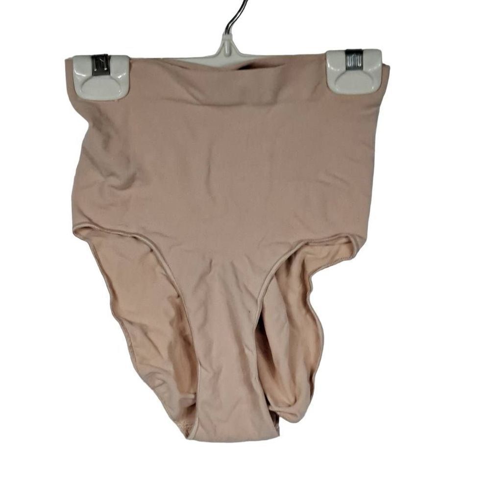 Skims sculpting shapewear bottom Nwot